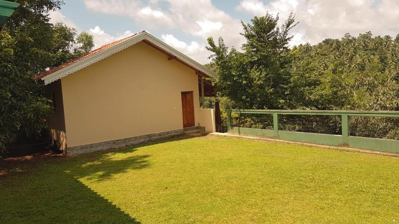 Villa 61 Ambepussa Exterior foto