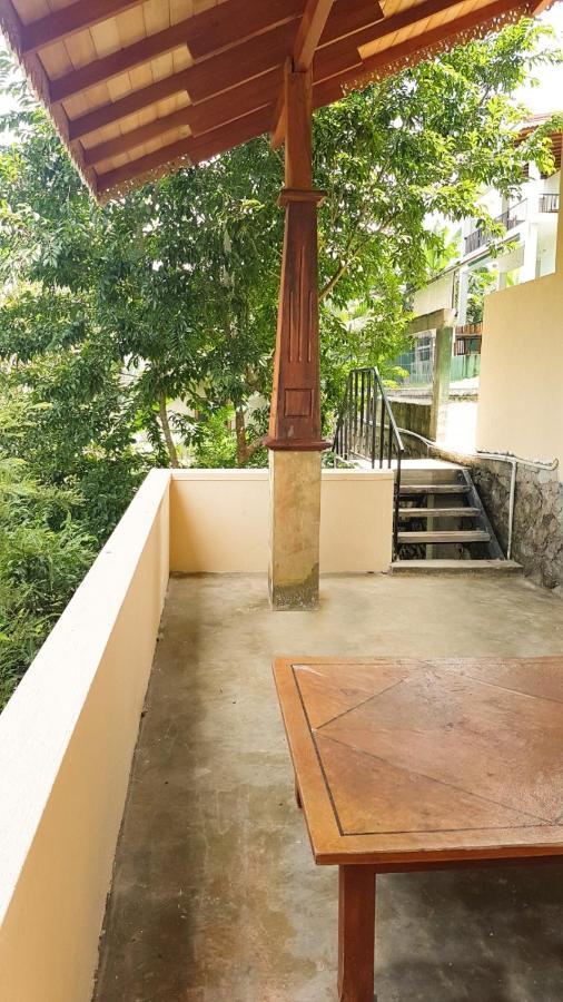 Villa 61 Ambepussa Exterior foto
