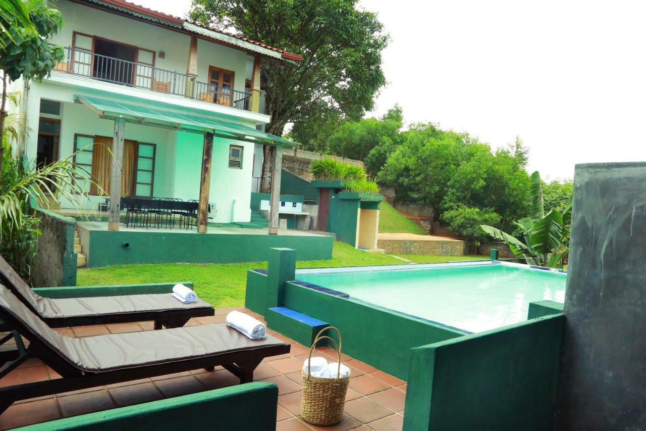 Villa 61 Ambepussa Exterior foto